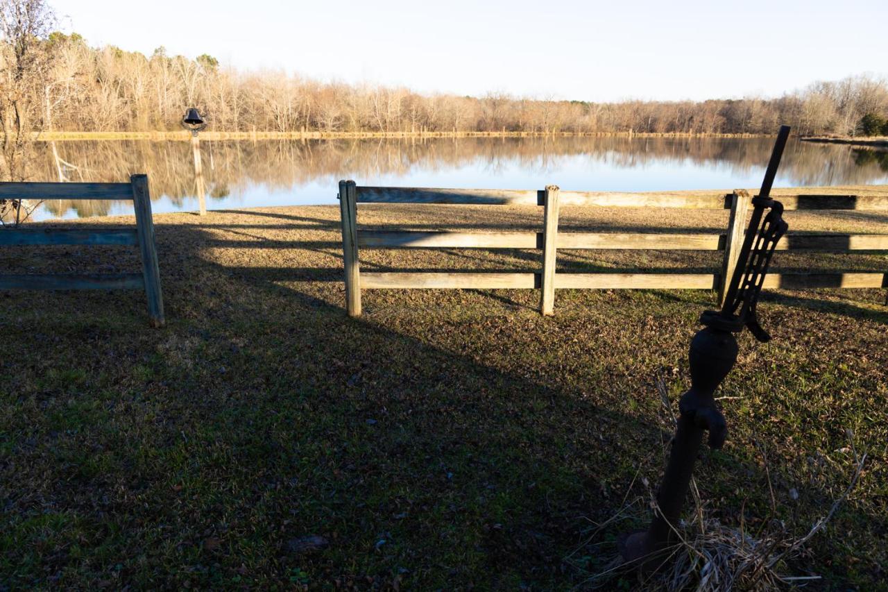 Moon Lake Farm Chesterville Buitenkant foto