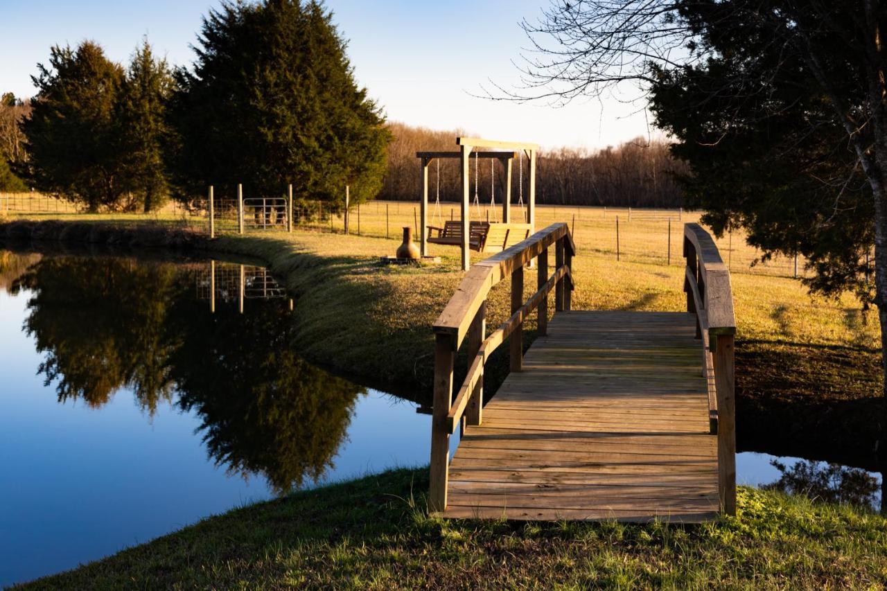 Moon Lake Farm Chesterville Buitenkant foto
